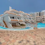 Infinity Pool Views Floritas Daire